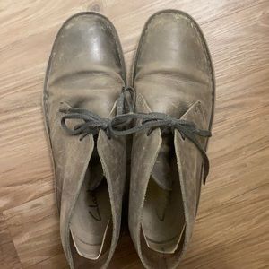 Men’s grey chukka boots Clark’s size 12